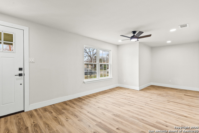 Image 4 of 22 For 2018 Drexel Ave E