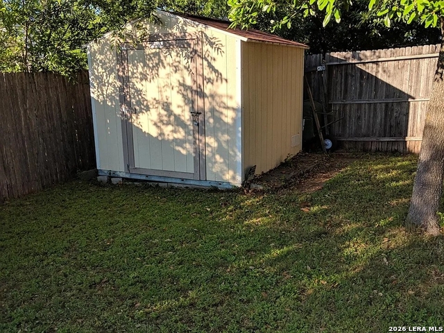 Image 24 of 25 For 10519 Cougar Chase