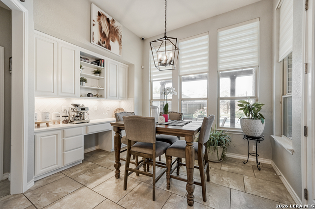 Listing photo id 12 for 7515 Mckinney