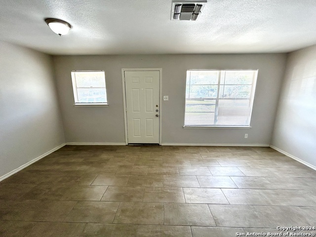 Image 6 of 10 For 643 Summit Ave W 12