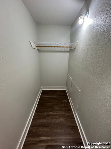 Image 12 of 15 For 1409 Woodlawn Avenue W 4