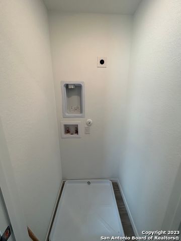 Image 19 of 31 For 11026 Tree Line