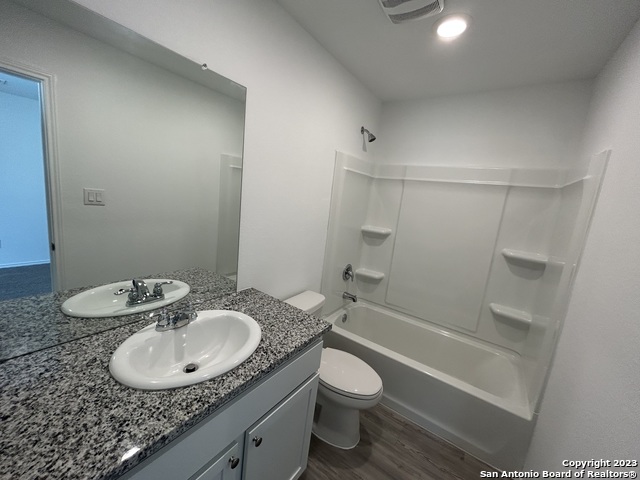 Image 27 of 31 For 11026 Tree Line