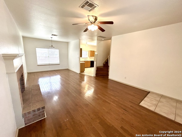 Image 4 of 27 For 4762 Aspen View