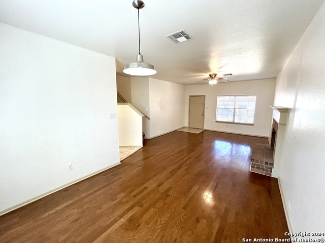 Image 5 of 27 For 4762 Aspen View