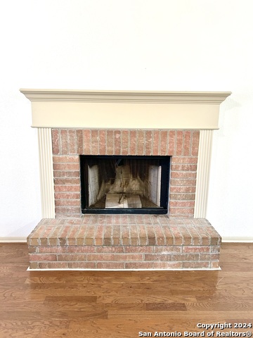 Image 7 of 27 For 4762 Aspen View