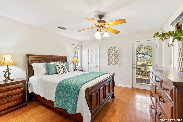 Image 12 of 40 For 434 Turner Ct W