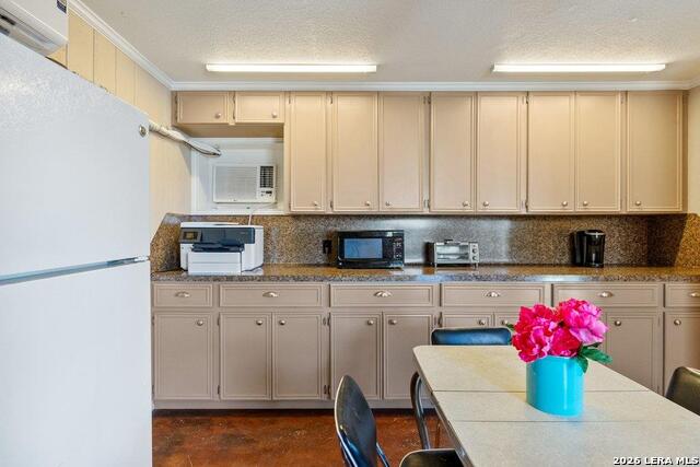 Image 24 of 40 For 434 Turner Ct W