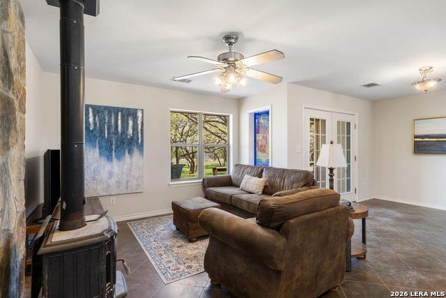 Image 5 of 40 For 434 Turner Ct W