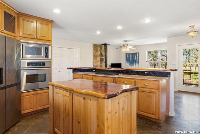 Image 9 of 40 For 434 Turner Ct W