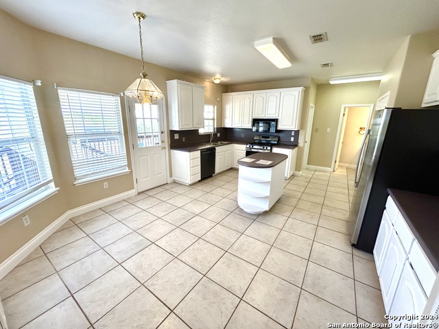 Listing photo id 14 for 215 River Bluff