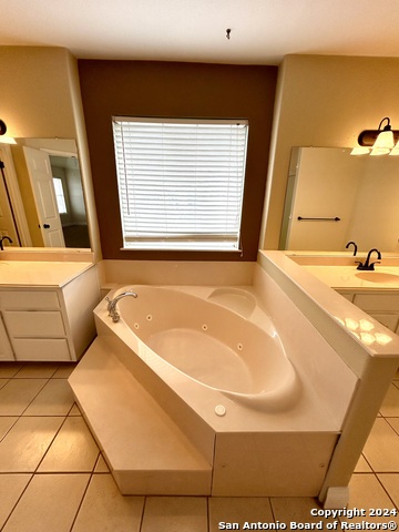 Listing photo id 26 for 215 River Bluff