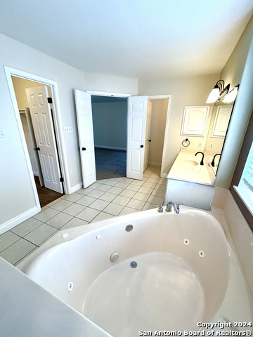 Listing photo id 27 for 215 River Bluff