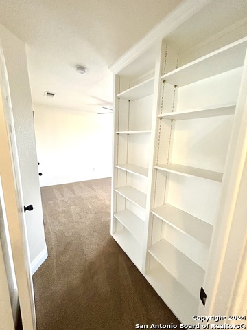 Listing photo id 32 for 215 River Bluff