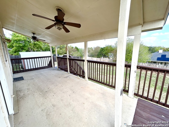 Listing photo id 38 for 215 River Bluff