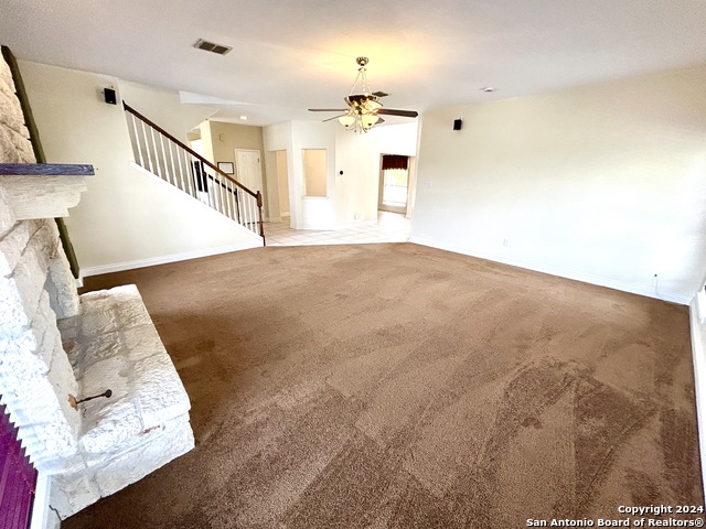 Listing photo id 7 for 215 River Bluff