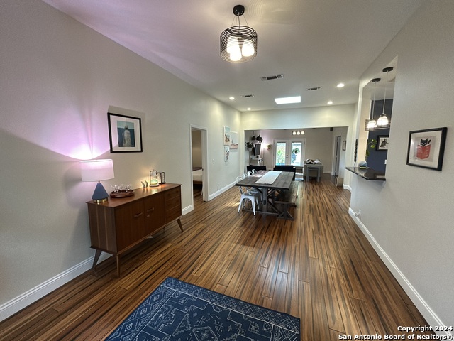 Image 4 of 28 For 628 Magnolia Ave W