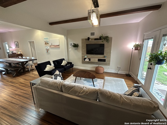 Image 7 of 28 For 628 Magnolia Ave W