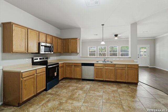 Image 11 of 26 For 21827 Goldcrest Run