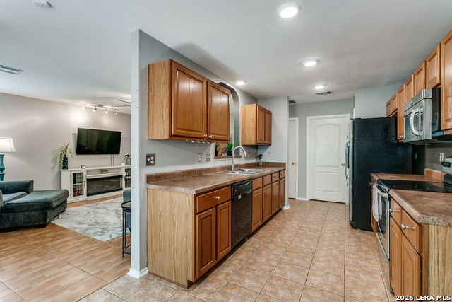 Image 13 of 25 For 10 Rainy Ave