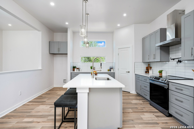 Image 13 of 31 For 120 Pierce  1