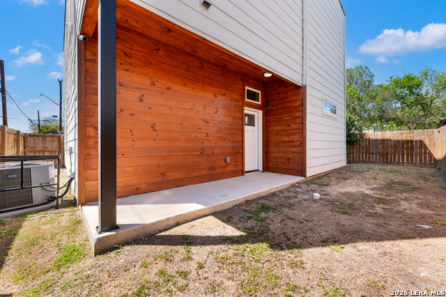 Image 24 of 30 For 511 Sharer  1