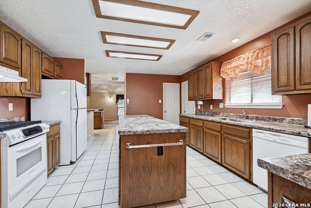 Image 11 of 30 For 2577 John Charles