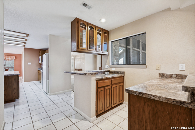 Image 13 of 30 For 2577 John Charles