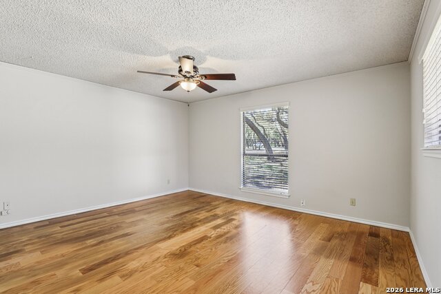 Image 13 of 51 For 11810 Thoroughbred