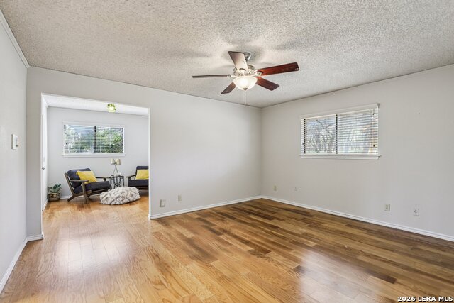 Image 20 of 51 For 11810 Thoroughbred