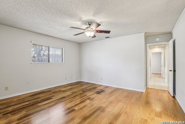 Image 27 of 51 For 11810 Thoroughbred