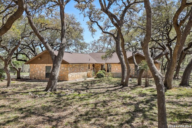 Image 31 of 51 For 11810 Thoroughbred