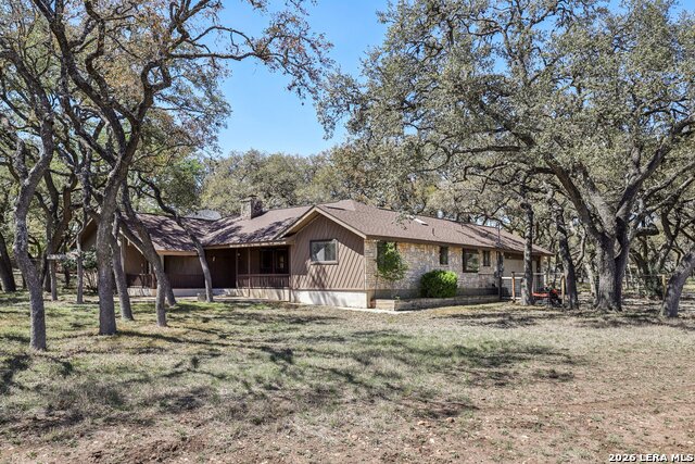 Image 35 of 51 For 11810 Thoroughbred