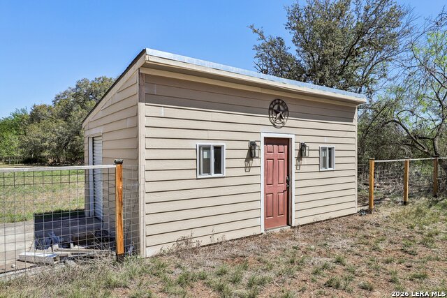 Image 36 of 51 For 11810 Thoroughbred