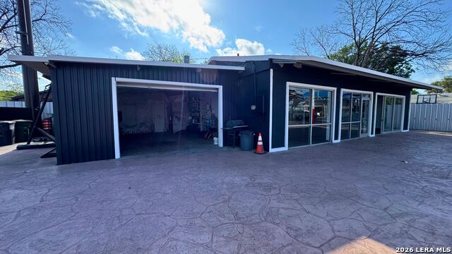 Image 3 of 19 For 738 Harlan Ave W