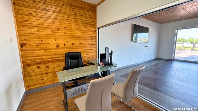 Image 7 of 19 For 738 Harlan Ave W