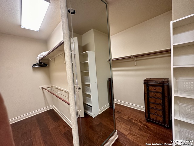 Image 20 of 30 For 402 Cameron  