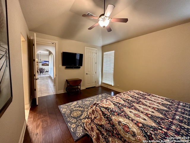 Image 24 of 30 For 402 Cameron  