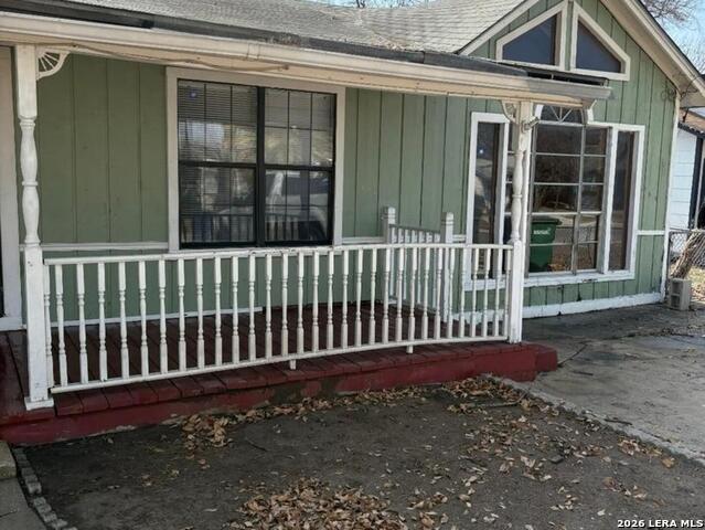 Image 2 of 9 For 118 Vestal W