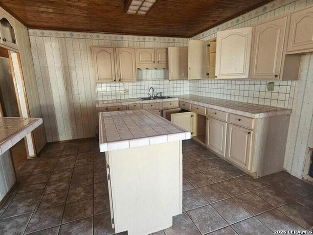 Image 4 of 9 For 118 Vestal W