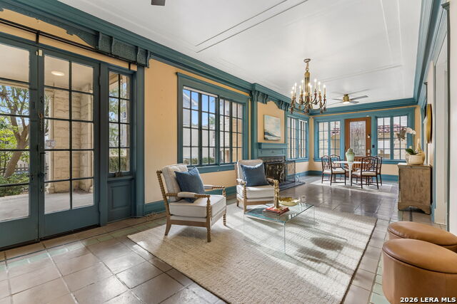 Image 14 of 57 For 228 Mulberry Ave W