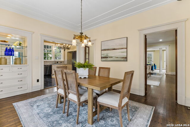 Image 18 of 57 For 228 Mulberry Ave W