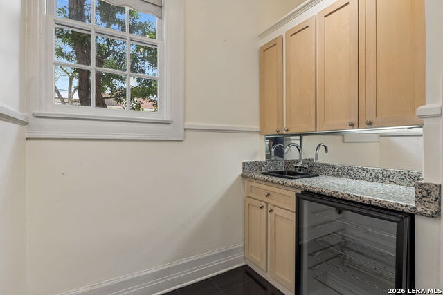 Image 24 of 57 For 228 Mulberry Ave W