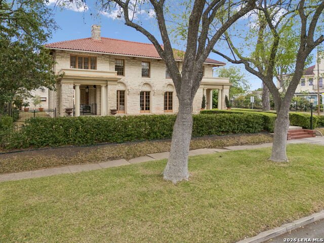 Image 3 of 57 For 228 Mulberry Ave W