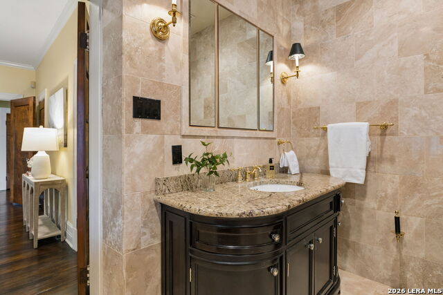 Image 33 of 57 For 228 Mulberry Ave W