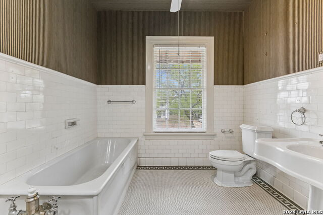 Image 42 of 57 For 228 Mulberry Ave W