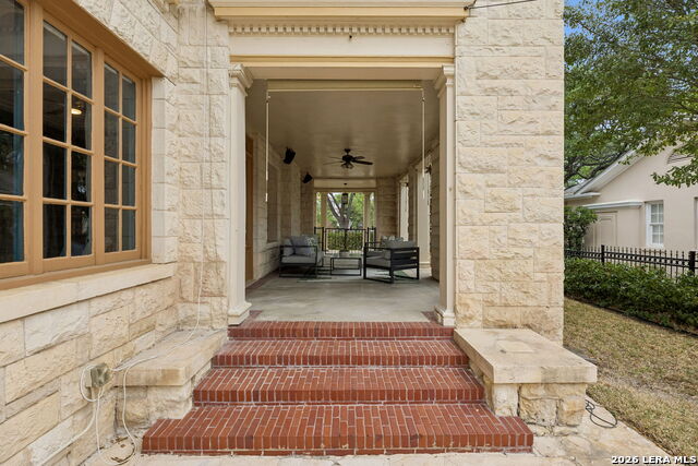 Image 43 of 57 For 228 Mulberry Ave W