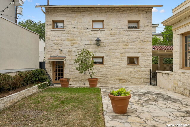 Image 45 of 57 For 228 Mulberry Ave W