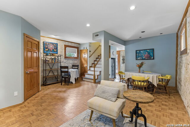 Image 50 of 57 For 228 Mulberry Ave W