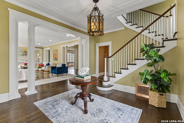 Image 6 of 57 For 228 Mulberry Ave W